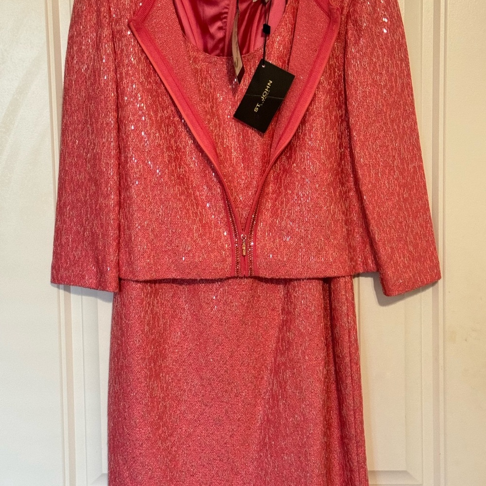 St. John Ladies elegant evening dress and jacket w tags. size 6. Pink
